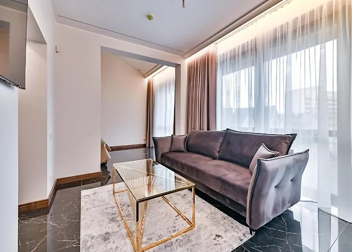 Diamond Sveciu Namai מלון דירות 4*