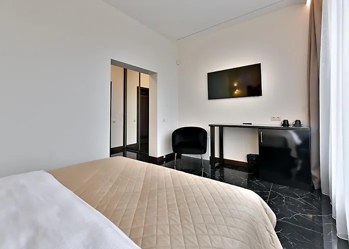 Diamond Sveciu Namai מלון דירות 4*